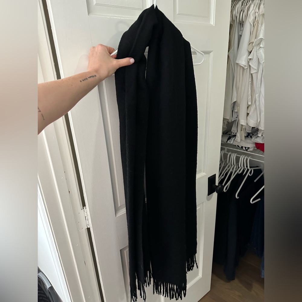 Black Everlane Cashmere Blanket Scarf
